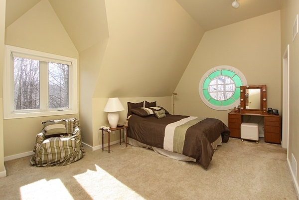Luxury real estate and Country Homes for sale including horse farms and property in the Caledon and King City areas near Toronto